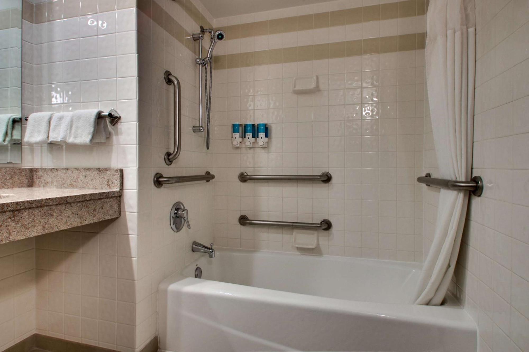 Drury Inn & Suites Боулинг Грийн Екстериор снимка