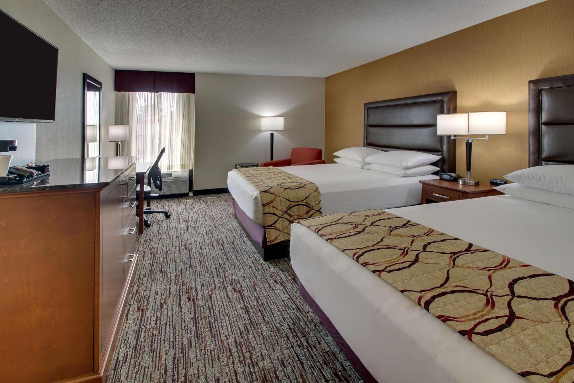 Drury Inn & Suites Боулинг Грийн Екстериор снимка