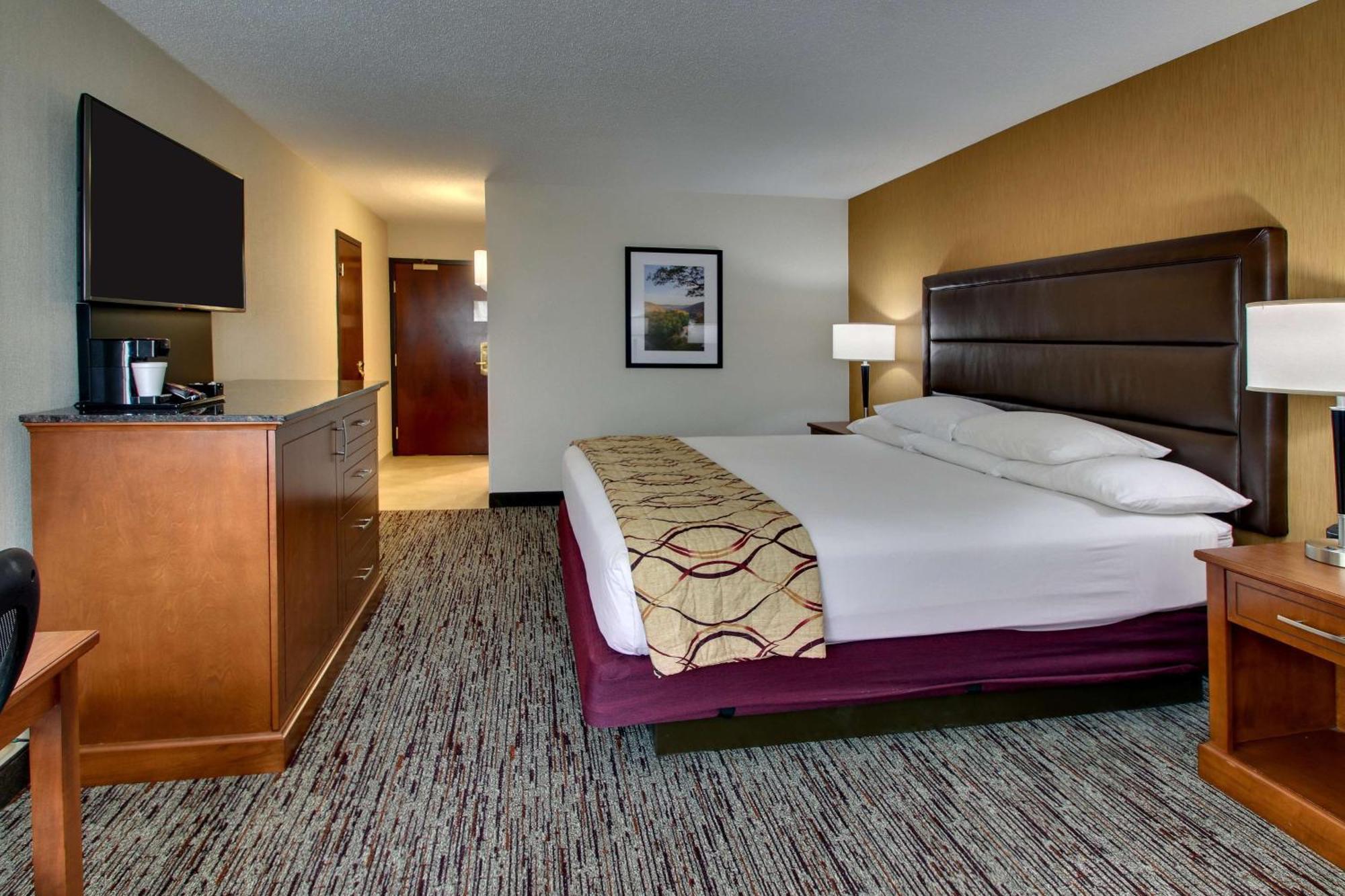Drury Inn & Suites Боулинг Грийн Екстериор снимка