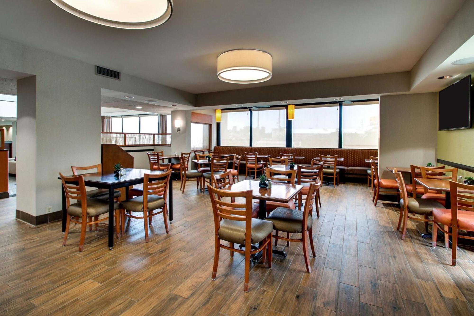 Drury Inn & Suites Боулинг Грийн Екстериор снимка