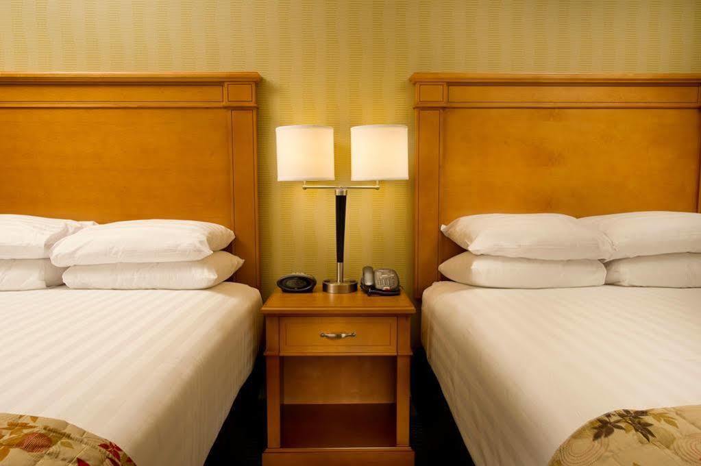 Drury Inn & Suites Боулинг Грийн Екстериор снимка